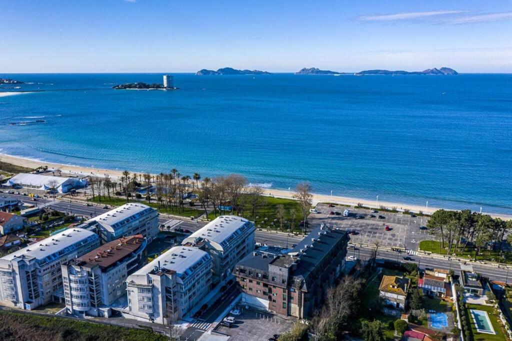 Apartamentos En Playa De Samil Primera Linea De Playa Pe Na Areia Виго Экстерьер фото