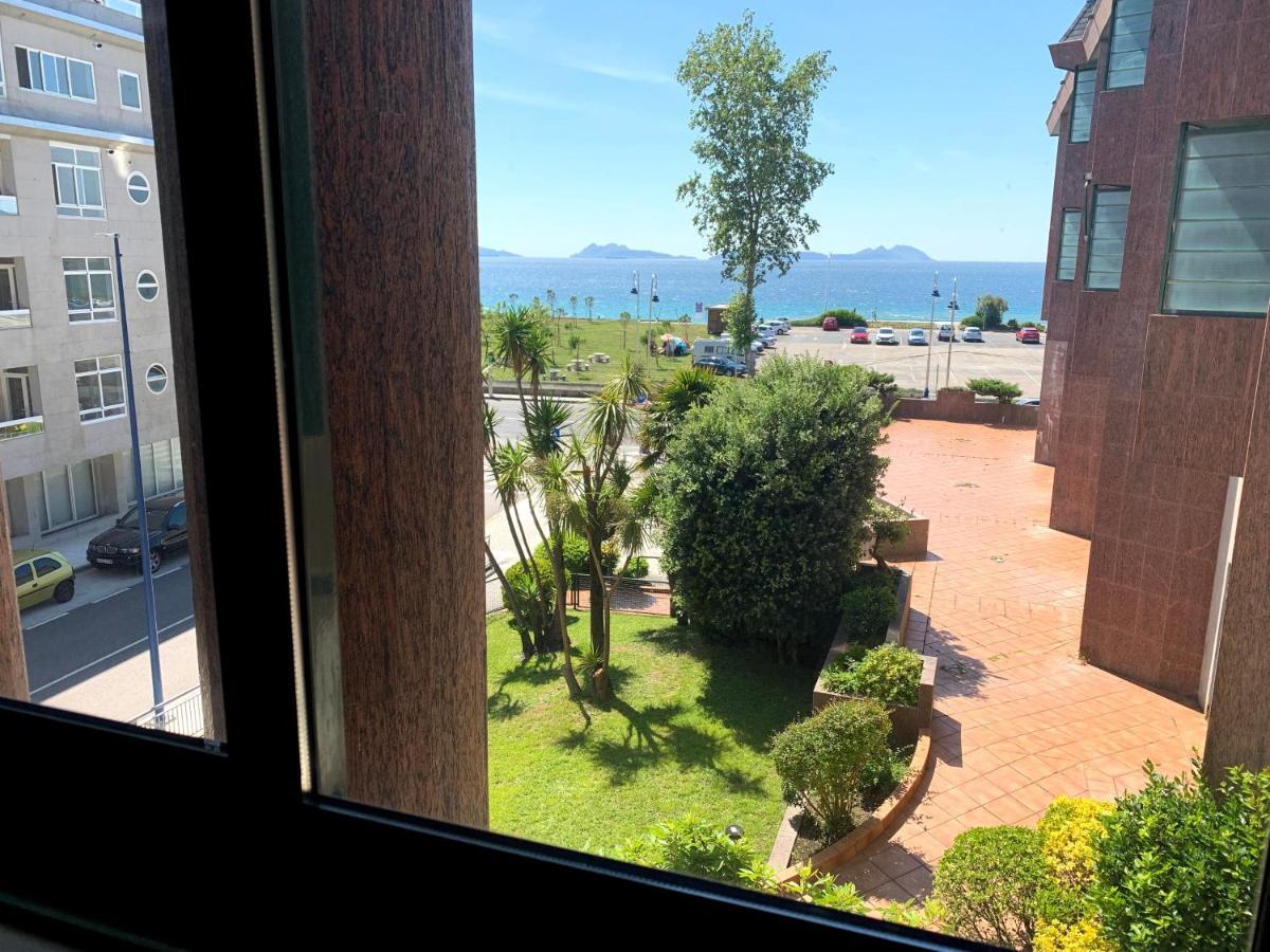Apartamentos En Playa De Samil Primera Linea De Playa Pe Na Areia Виго Экстерьер фото